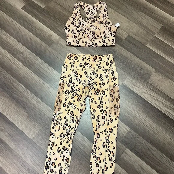 Fabletics Set - Picture 1 of 3